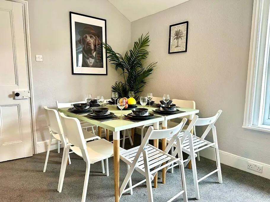 Coastal Comfort Duplex: Spacious 4-Bedroom Near Beach-1